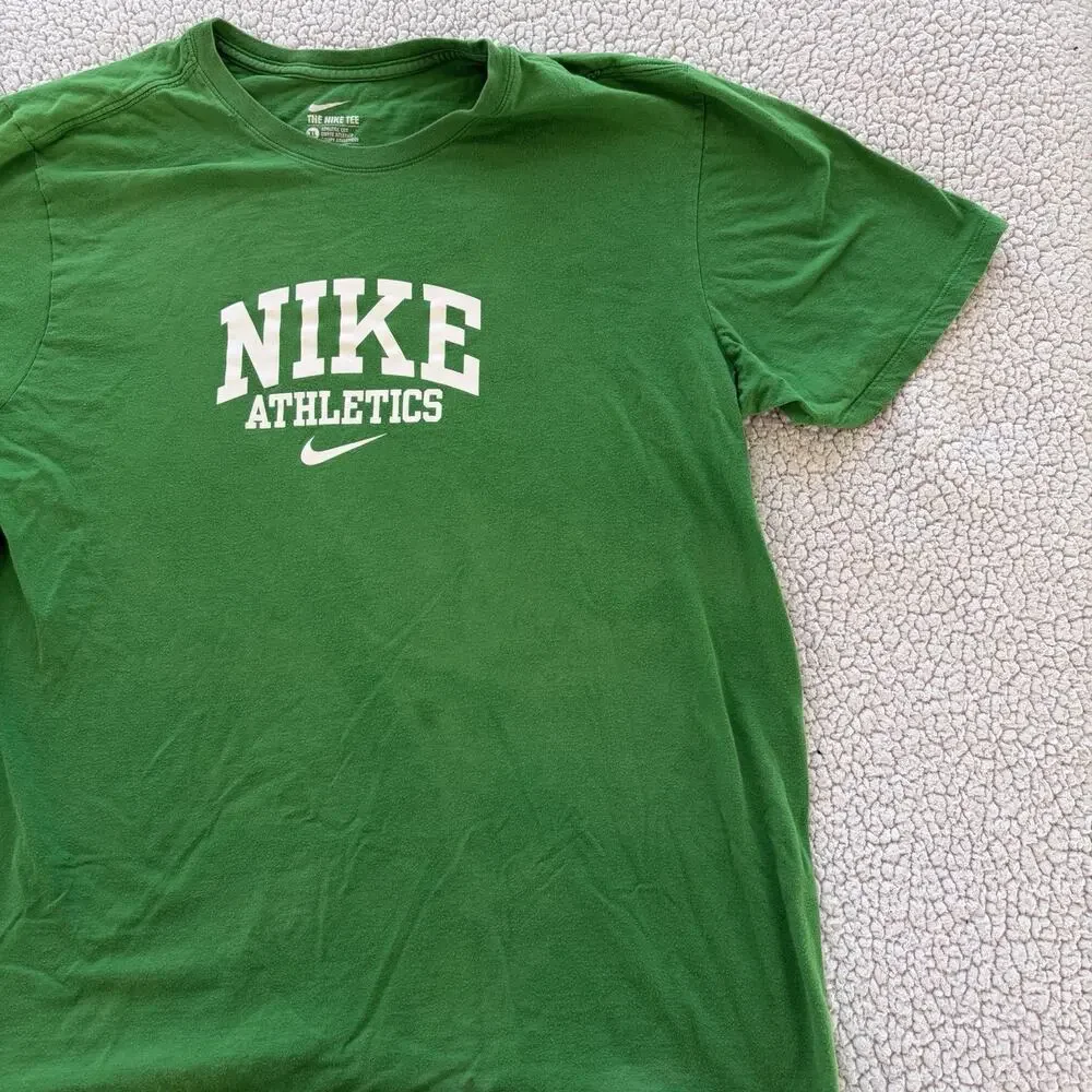 Nike Athletics Green T-Shirt - Size XL The‎ Nike Tee